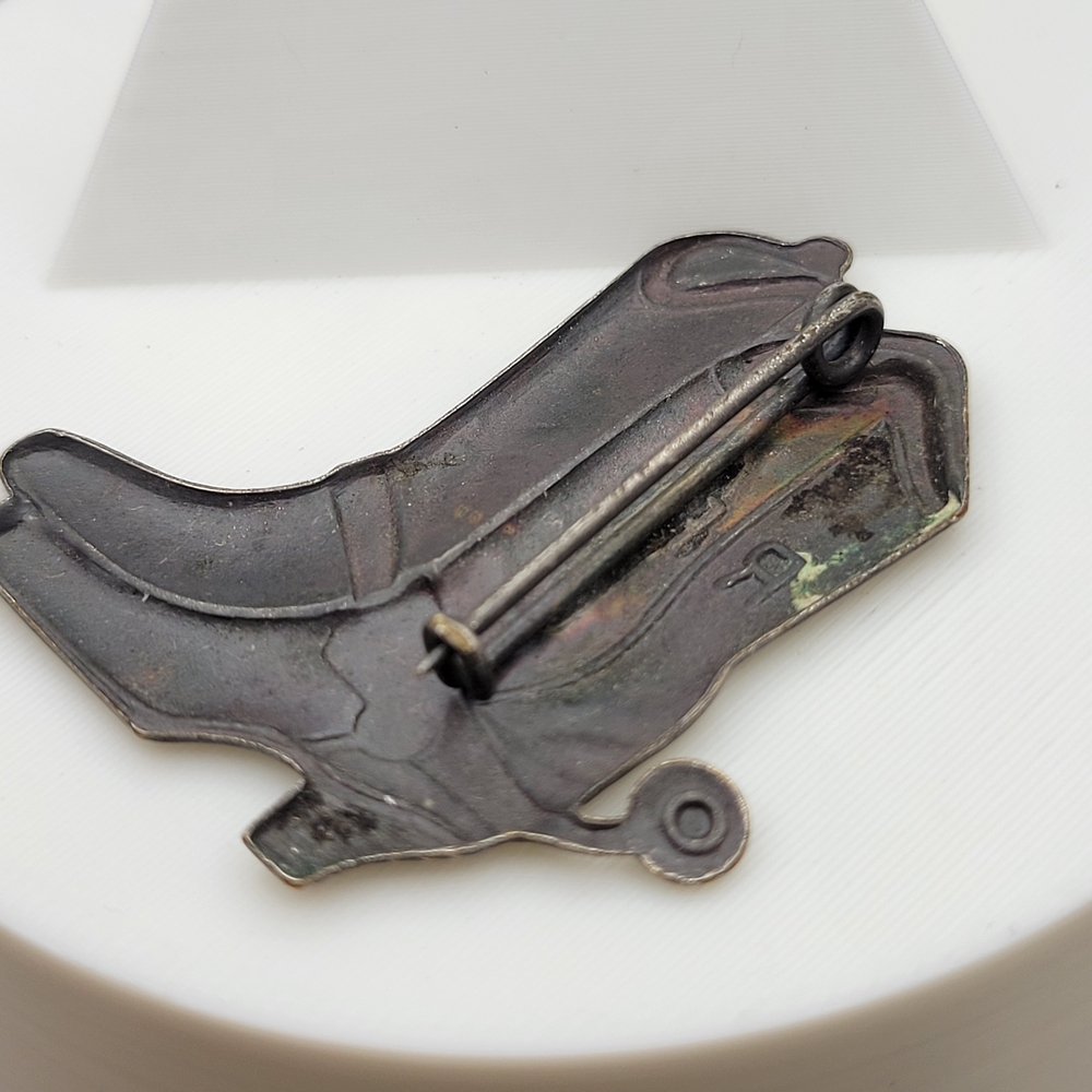 Vintage-Inspired Silver Cowboy Boot Brooch - Western Style - Picture 5 of 6